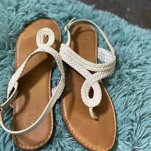 Show off that pedi with a secure back strap :)